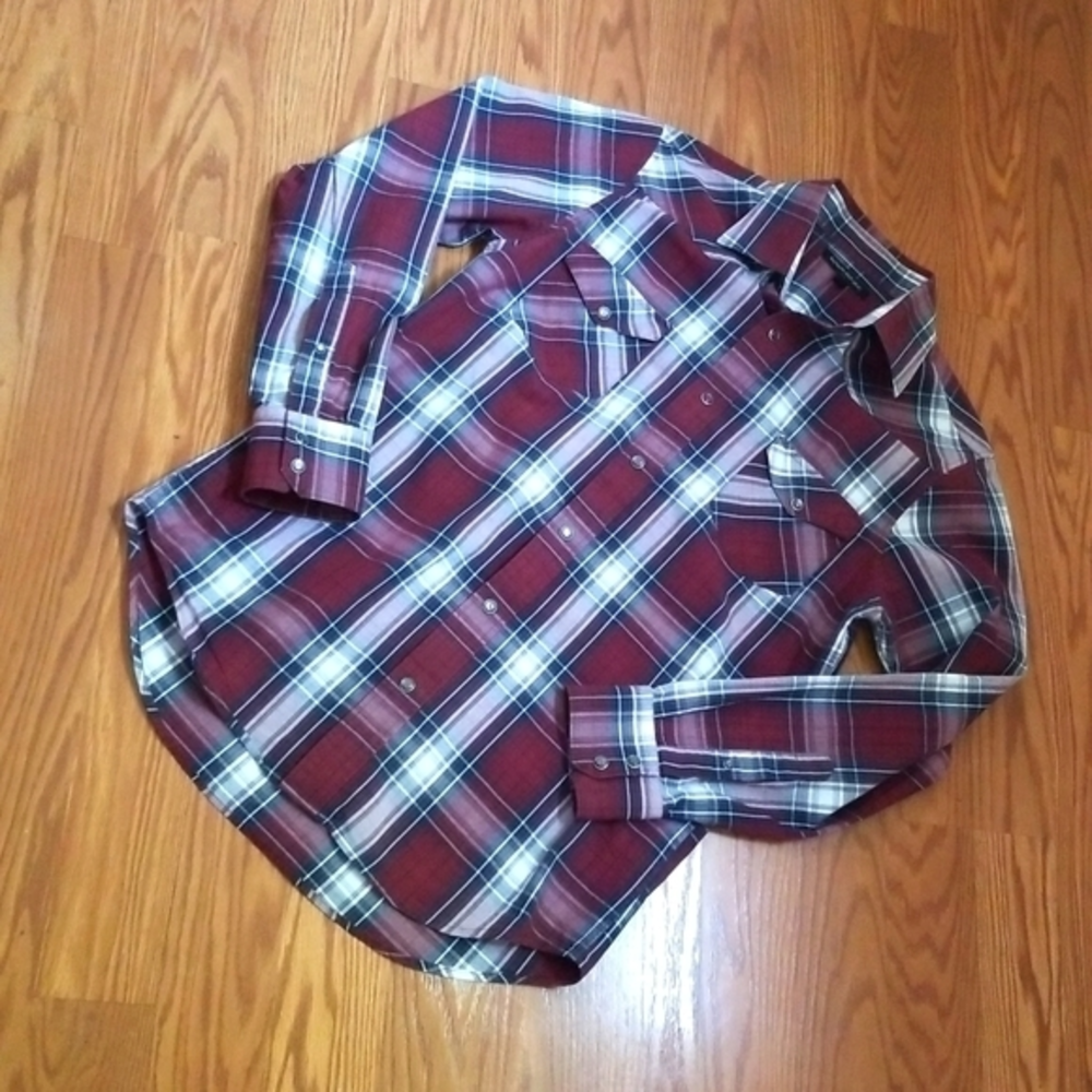 Banana republic snap down shirt small